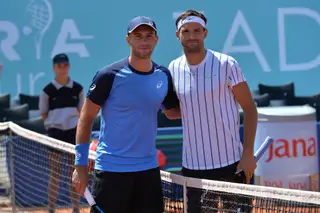 Grigor Dimitrov (dir) e Borna Coric (esq) juntos na partida de sábado.