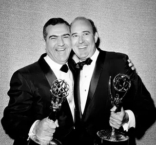 John Rich e Carl Reiner com os Emmy para o "The Dick Van Dyke Show"
