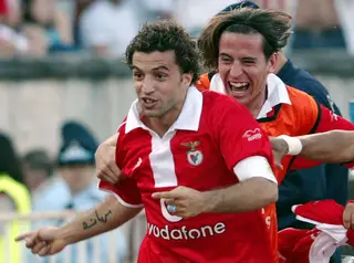 Simão Sabrosa marcou o golo que deu a vitória ao Benfica