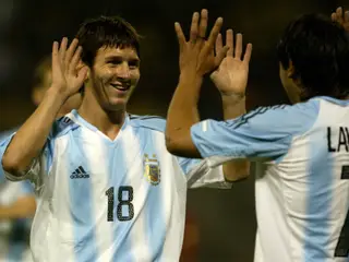 Lionel Messi durante os festejos de um golo.