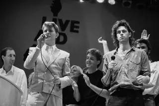 David Bowie, Paul Mccartney e Bob Geldof no concerto Live Aid, em Londres.
