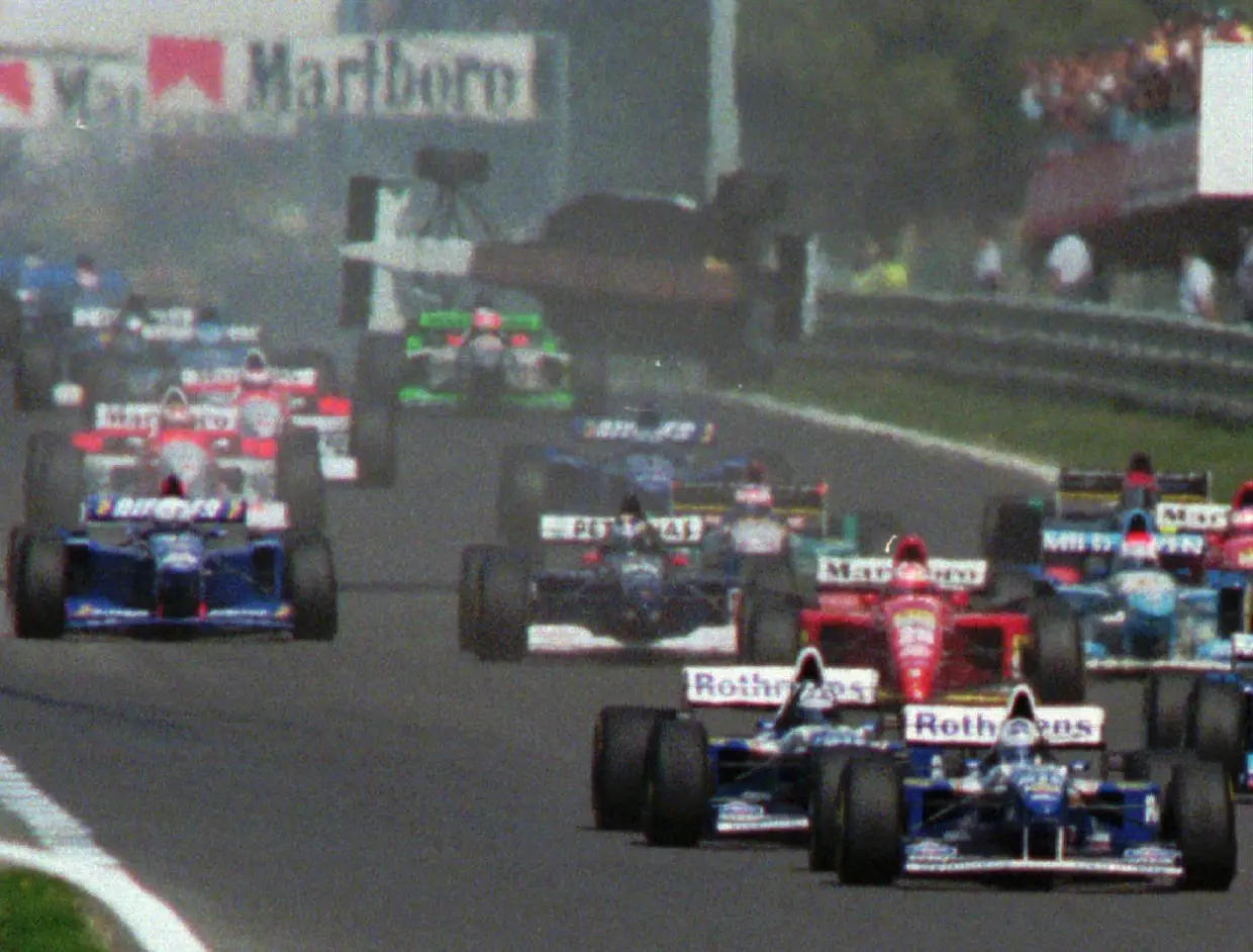 Acidente que envolveu o japonês Ukyo Katayama, da Tyrrell-Yamaha, no Grande Prémio de 1995.