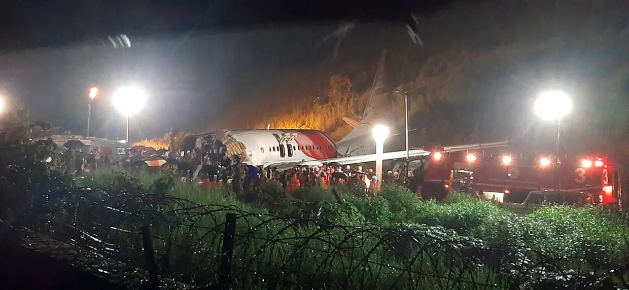 Um Boeing 737 da Air India Express com 191 pessoas a bordo despenhou-se esta sexta-feira durante a aterragem no Aeroporto Internacional de Calicut, em Kerala, na Índia. Há vários mortos.