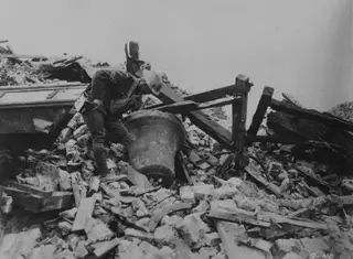 Rasto de destruição em França.