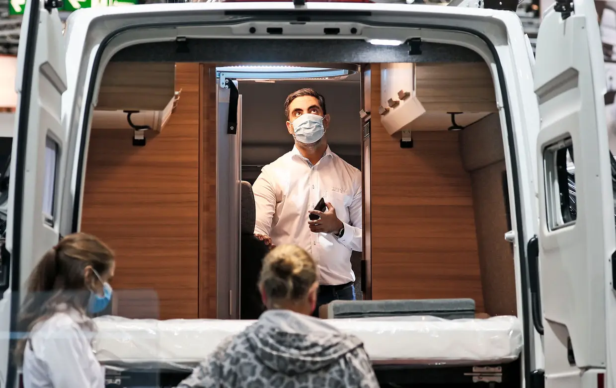 Camping móvel na feira Caravan Salon em Duesseldorf, Alemanha.