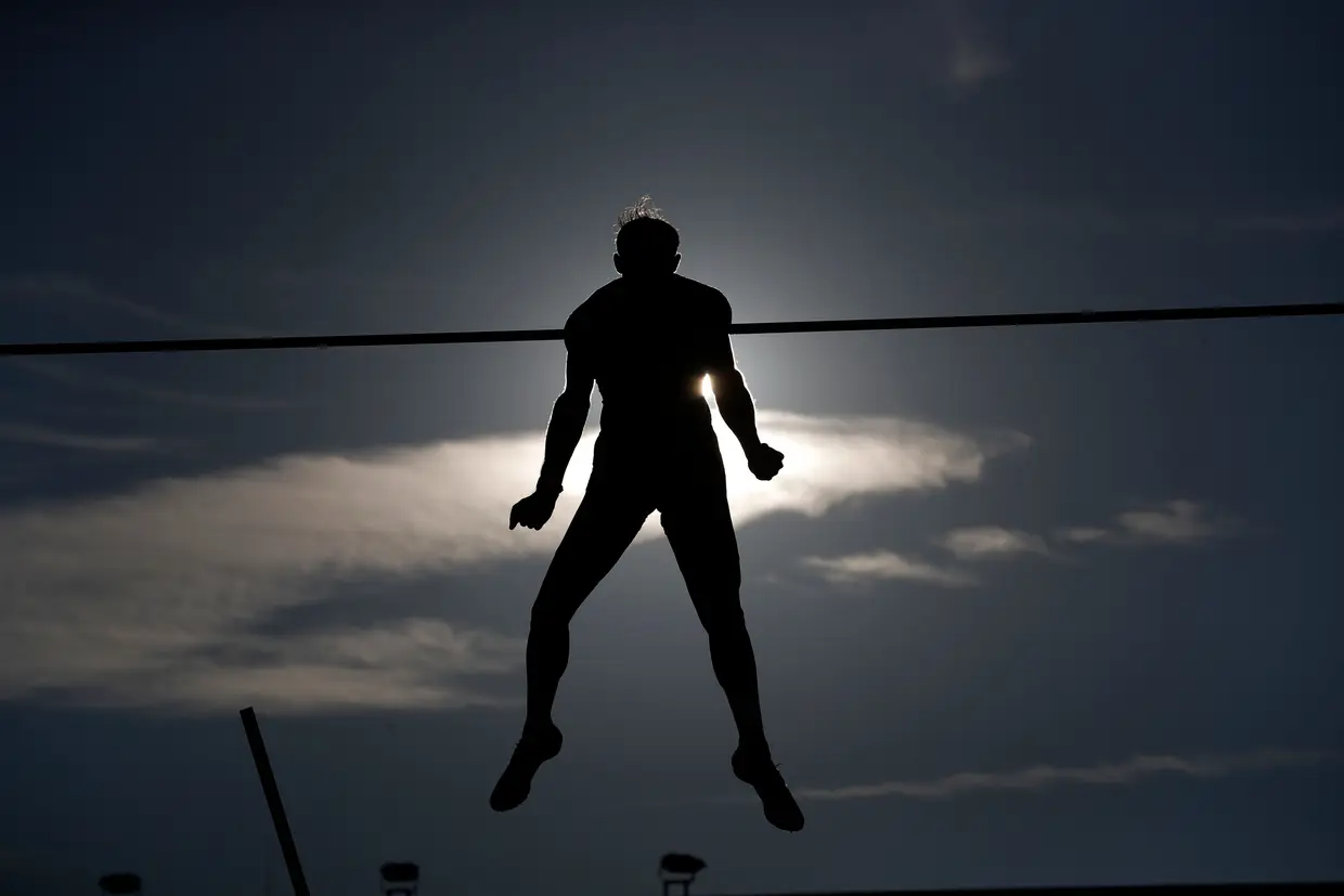 Renaud Lavillenie, de França, no encontro atlético Golden Spike em Ostrava, na República Checa.