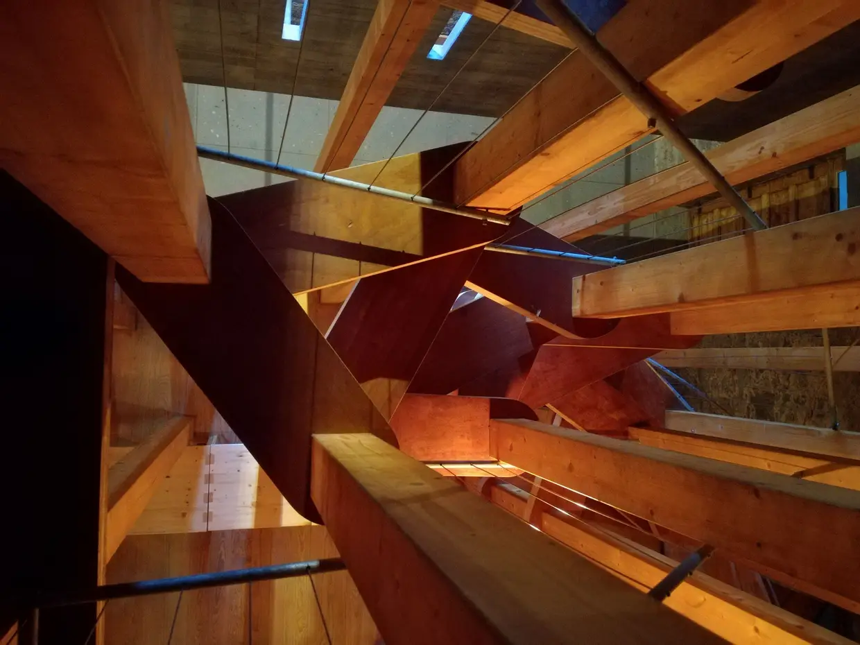 Escadaria sobre capela Cheia de Graça.