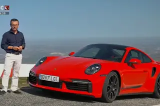 Ao volante do Porsche 911 Turbo S e do Mazda MX-30