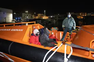 Resgatados 277 migrantes em 13 embarcações a sul da Gran Canária