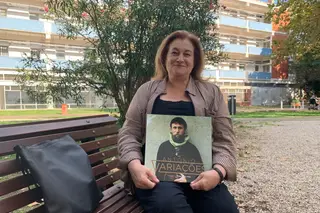 "A tesoura é um "A" e um "V" quando está aberta, porque não usar isso?"