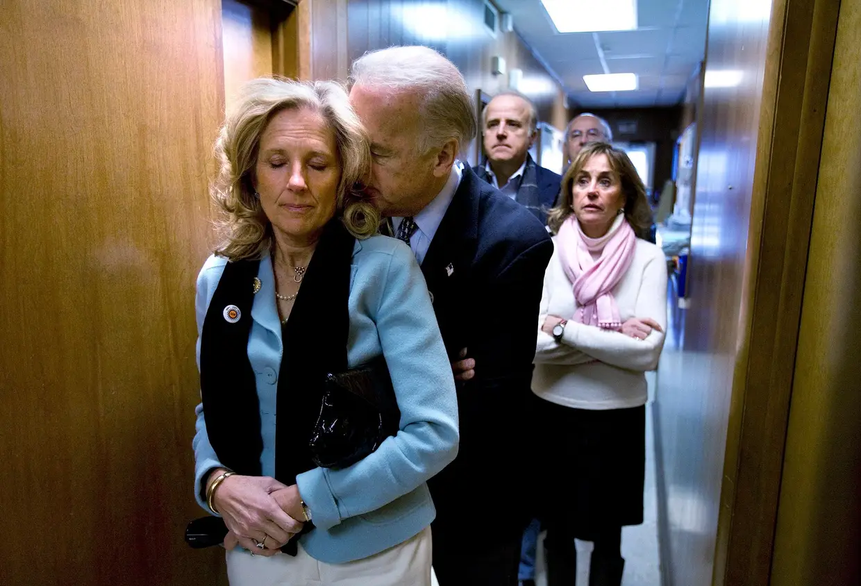 Joe Biden e a mulher, Jill, antes de um comício no Iowa, 3 de janeiro de 2008.
