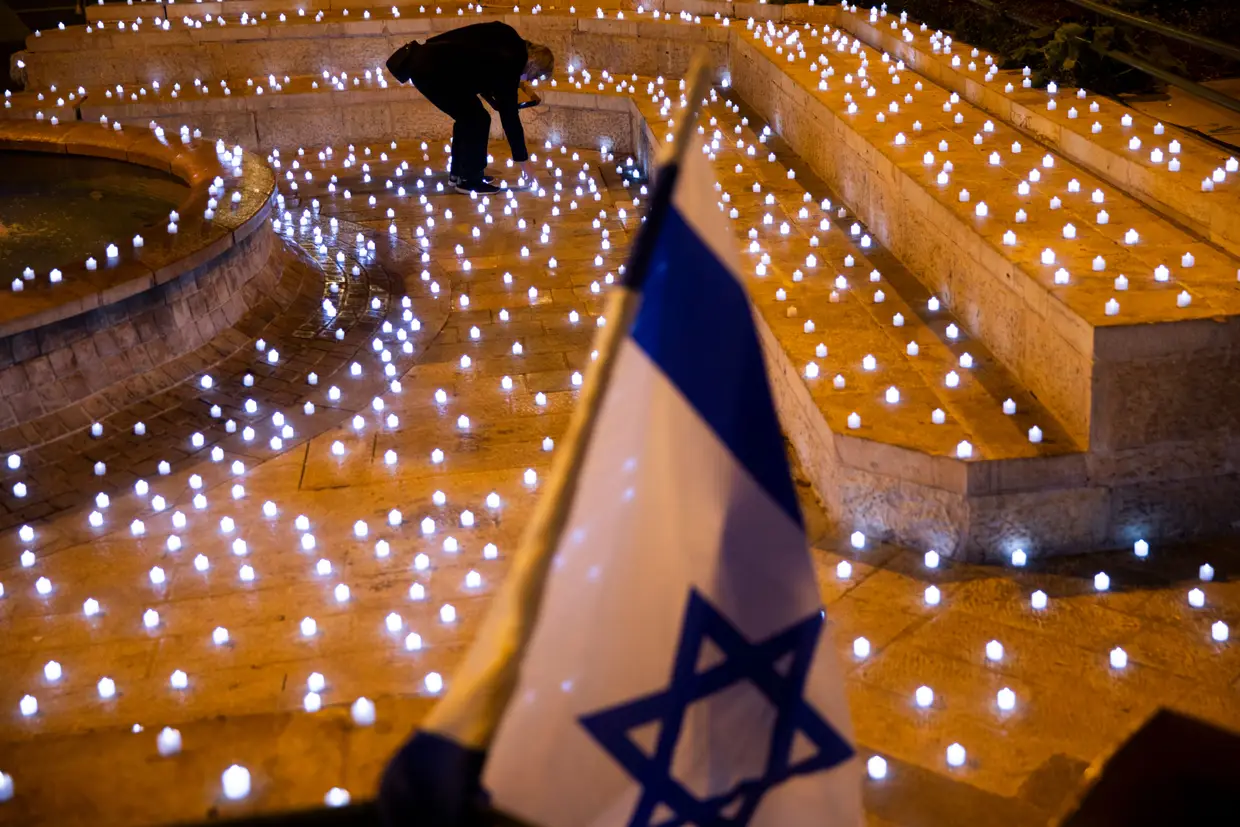 Homenagem às vítimas da covid-19 em Israel.