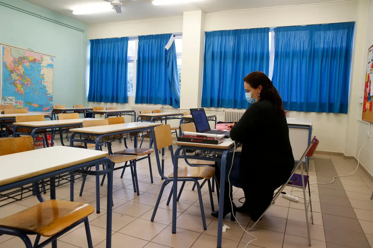 O primeiro dia de aulas à distância na Grécia. O país entrou num segundo confinamento nacional para conter a propagação do novo coronavírus.