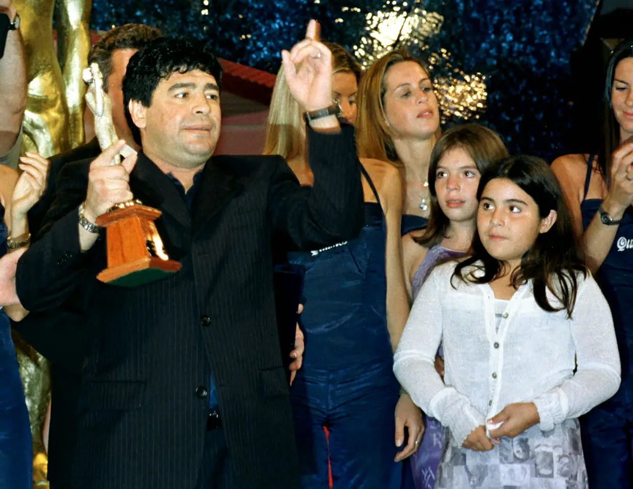 Em 1999, Maradona recebeu o Prémio Platinum Olimpia como jogador argentino do século.