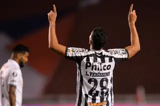 Lucas Veríssimo mais perto da Luz. Benfica aceita pagar 1,5 milhões ainda este ano