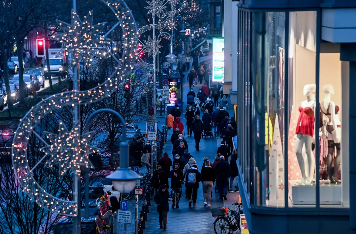 Schlosstrasse, uma das ruas mais famosas para fazer compras em Berlim, na Alemanha.