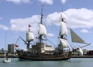 Réplica da "Endeavour", embarcação na qual James Cook e a tripulação descobriram o Havai.