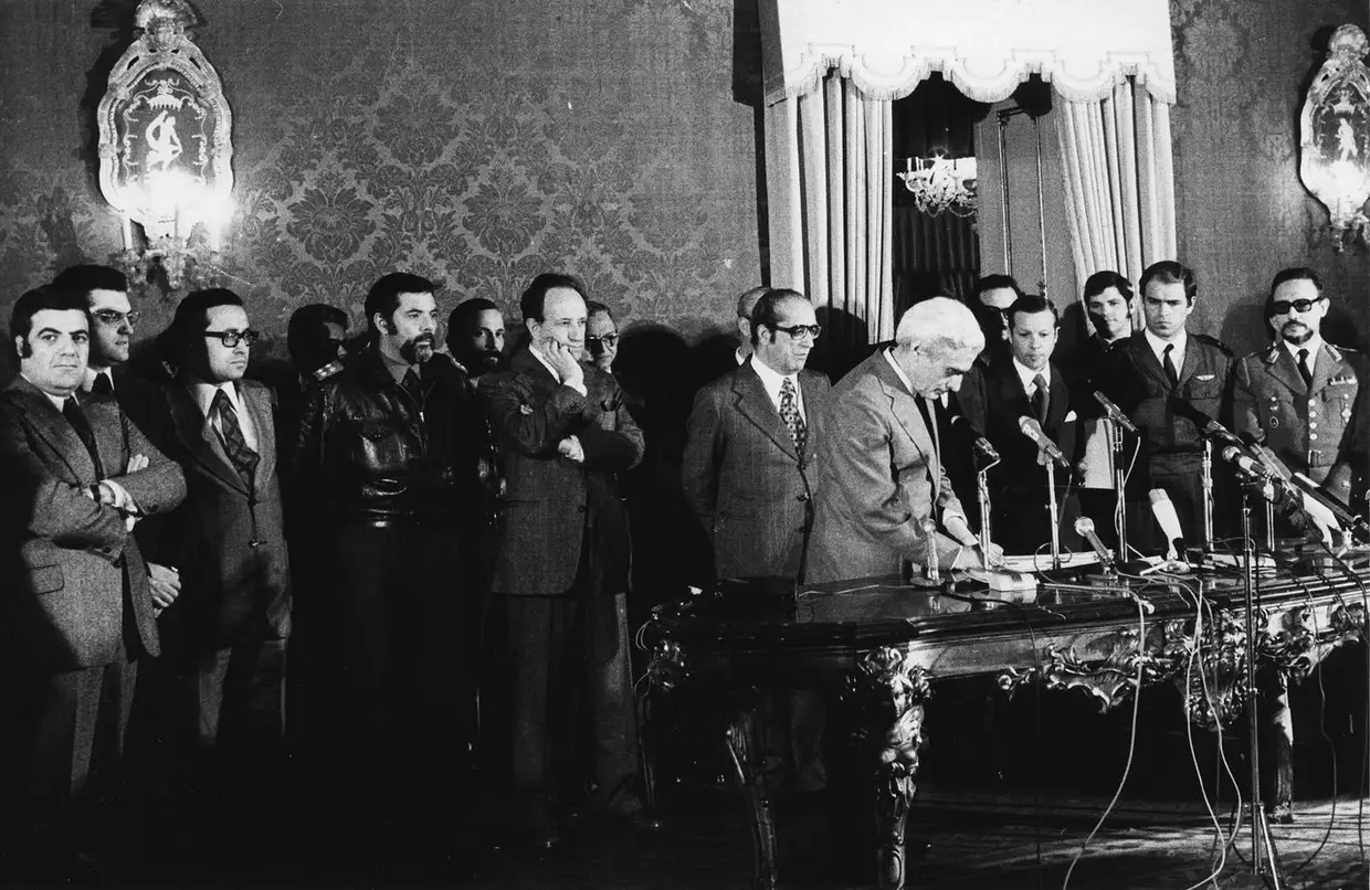 O Presidente Costa Gomes no Palácio de Belém por ocasião da assinatura do Pacto Constitucional MFA/Partidos (1975)