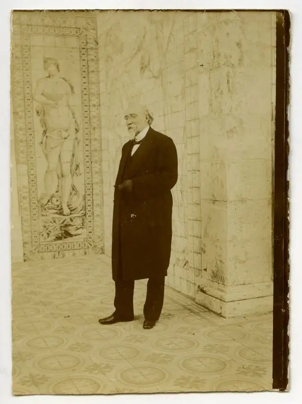 O Presidente Manuel de Arriaga na varanda do Palácio de Belém no dia do seu 1º aniversário como chefe do Estado (1912)