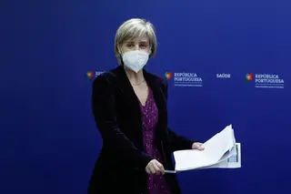 Ministra da Saúde responde: como vai ser a vacinação em massa e como será feito o desconfinamento?