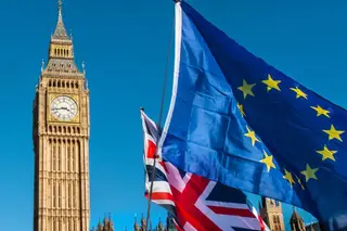 Grupos paramilitares unionistas da Irlanda do Norte avisam Londres que a tensão aumenta devido ao Brexit