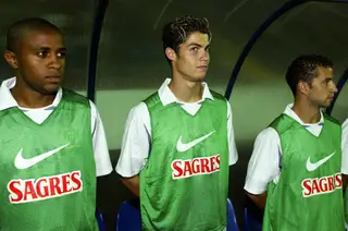 Cristiano Ronaldo com Jorge Andrade, à esquerda, e Simão Sabrosa, à direita, no dia do jogo com o Cazaquistão.