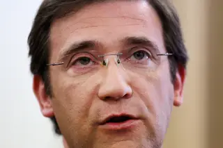 Passos Coelho acusa esquerda de "desqualificar" SNS
