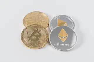 A moda de investir em moedas virtuais de pequenos e grandes investidores contribui para banalizar a ideia