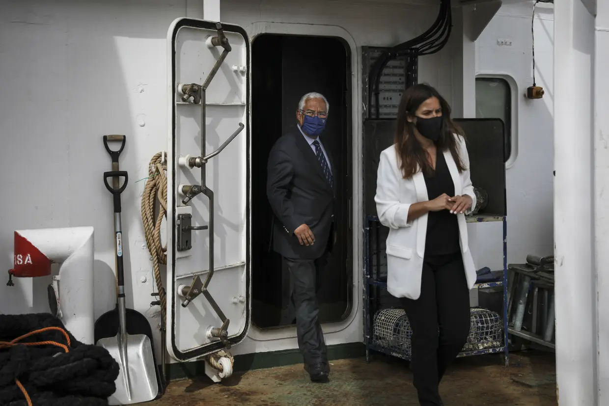 António Costa, primeiro-ministro, visita o navio de investigação "Mário Ruivo" na Base Naval de Lisboa, em Almada, Portugal.