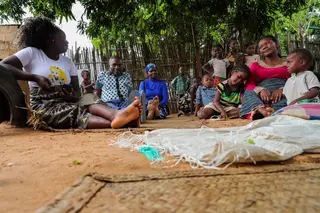 Deslocados da guerra no norte de Moçambique chegam a Pemba e relatam cenário de terror