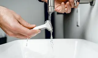 Marcas como a Supply usam apenas um gume e um formato de assinatura para o fornecimento de lâminas.