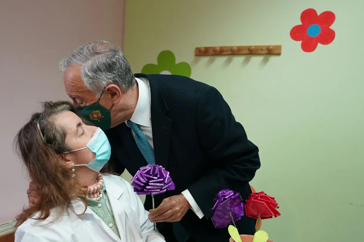 O Presidente da República, Marcelo Rebelo de Sousa, durante uma visita à Associação Portuguesa de Pais e Amigos do Cidadão Deficiente Mental (APPACDM) em Melgaço