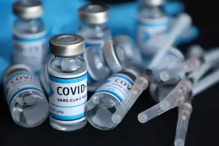 Covid-19. Estudo revela nível elevado de anticorpos seis meses depois da vacina
