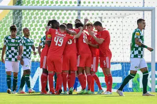 Benfica arranca campeonato com vitória sobre o Moreirense