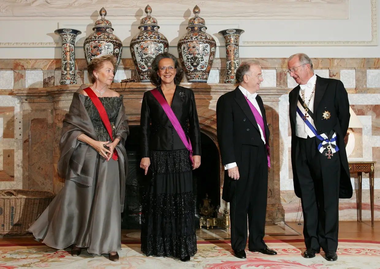 18 outubro 2005 - (Da esquerda para a direita) A Rainha Paola da Bélgica, a primeira-dama portuguesa, Maria José Rita, o Presidente da República português, Jorge Sampaio, e o Rei Alberto II da Bélgica, num jantar de gala no Castelo de Laeken, em Bruxelas.