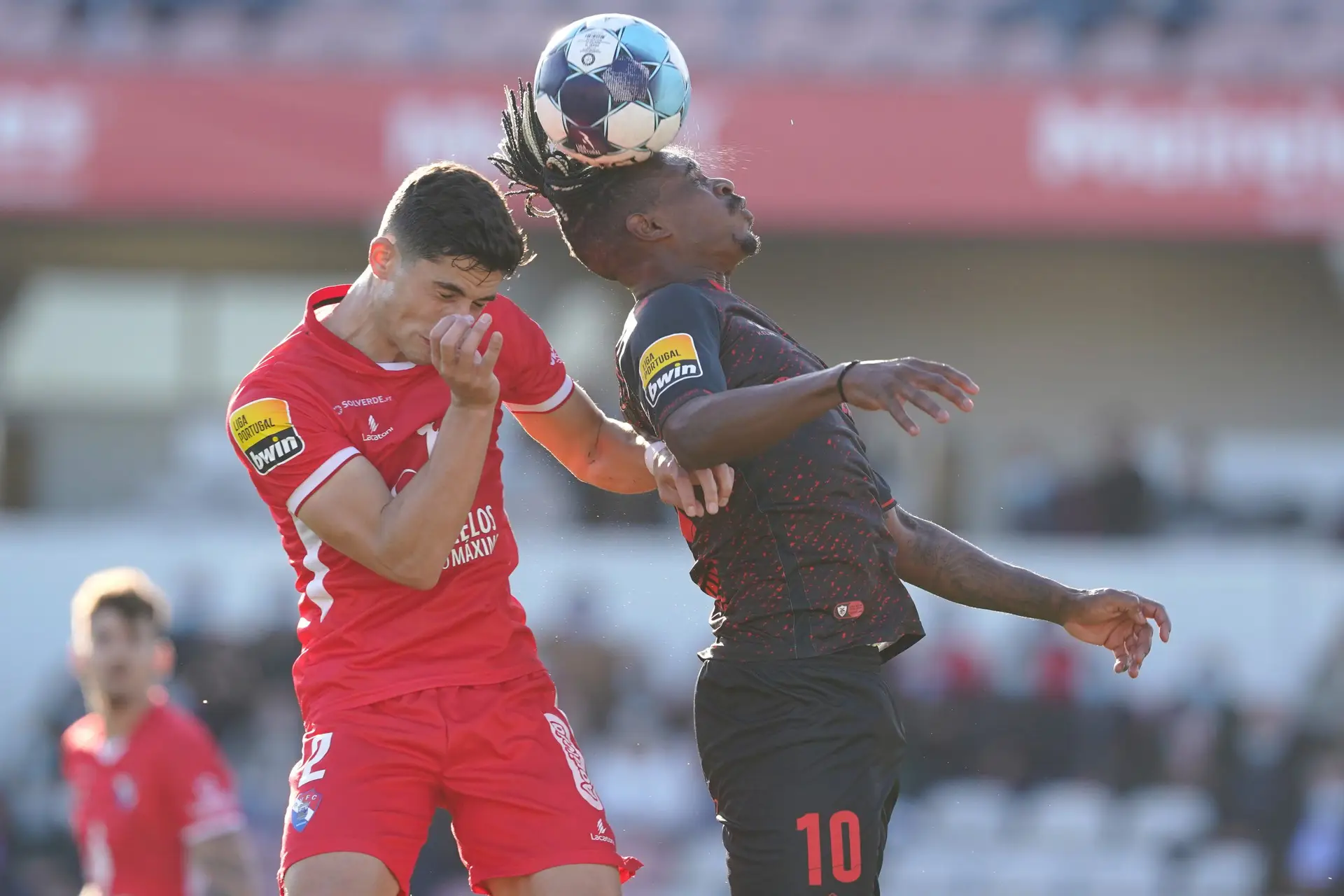 Gil Vicente e Santa Clara empatam e mantêm séries sem derrotas no