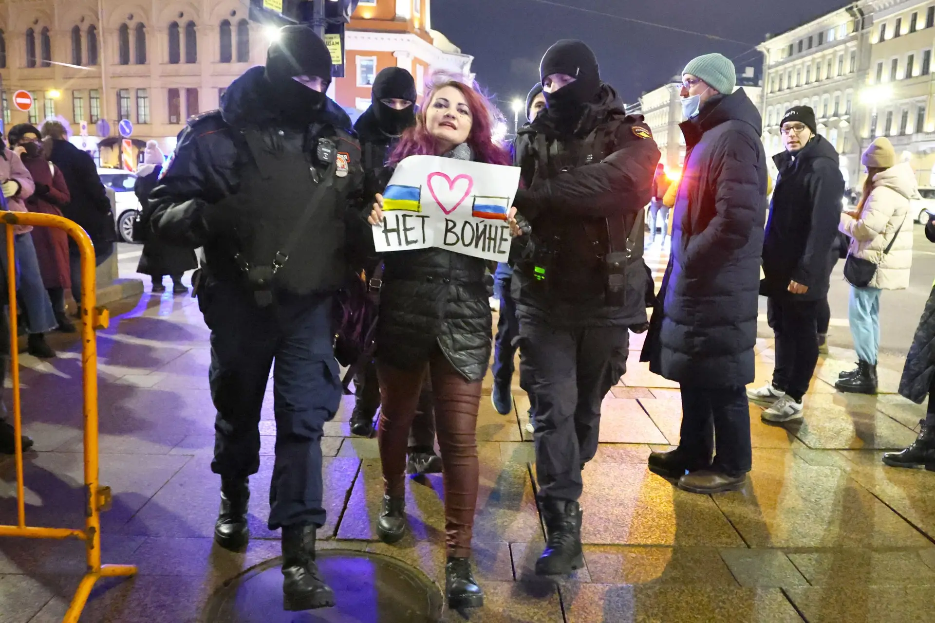 Protestos na Rússia resultam em 1 700 detenções em 53 cidades