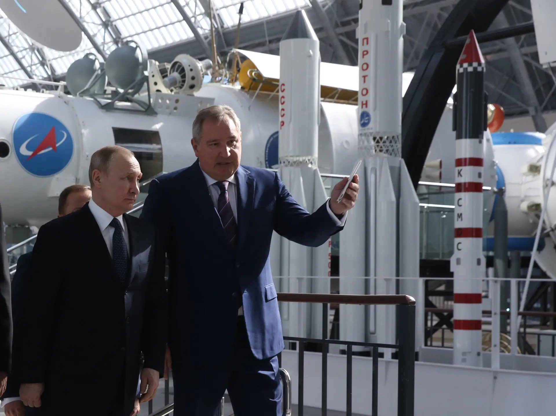 Vladimir Putin demite chefe da agência espacial russa SIC Notícias