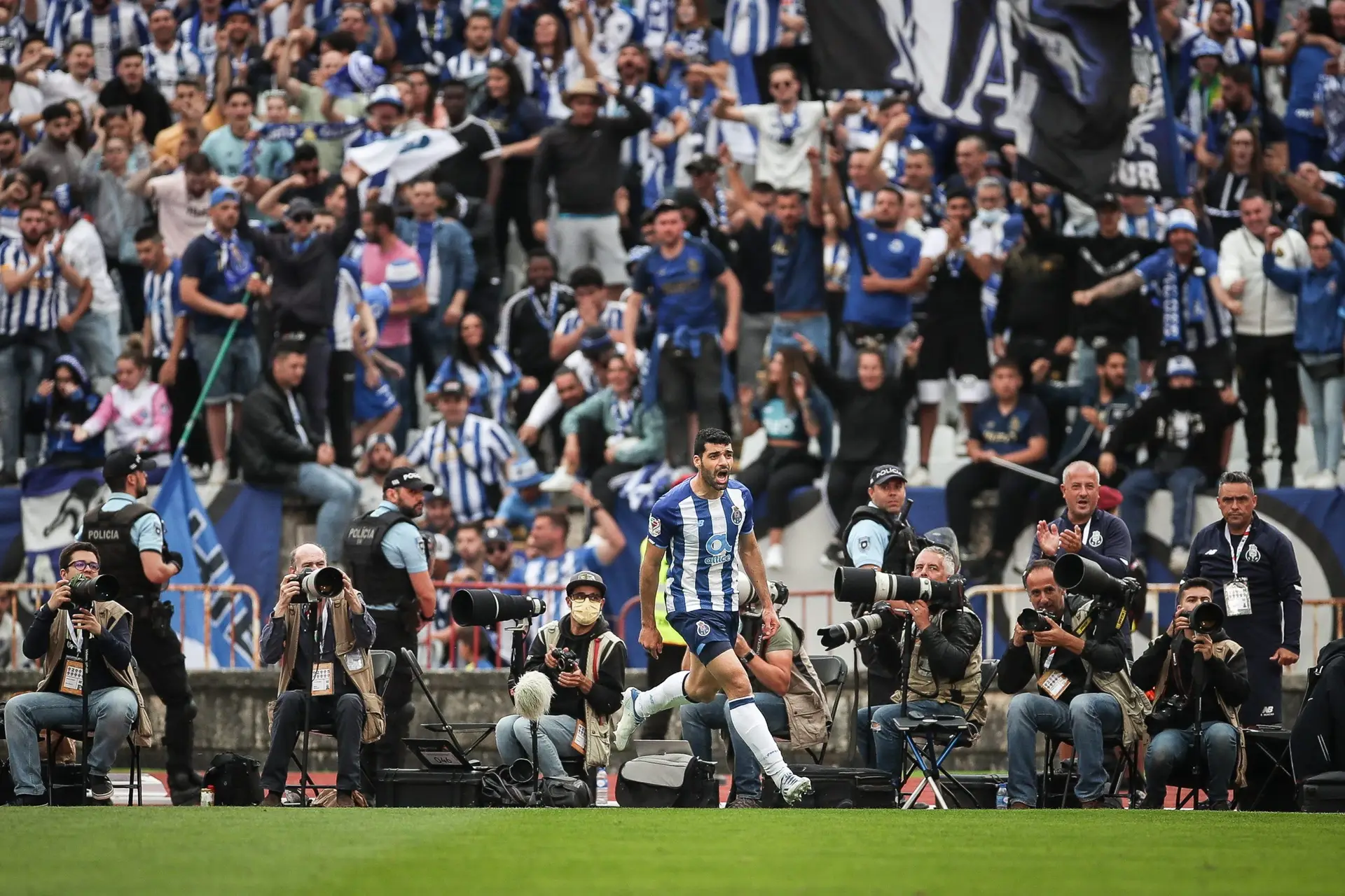 Fc Porto Vence Tondela E Conquista A Ta A De Portugal Sic Not Cias