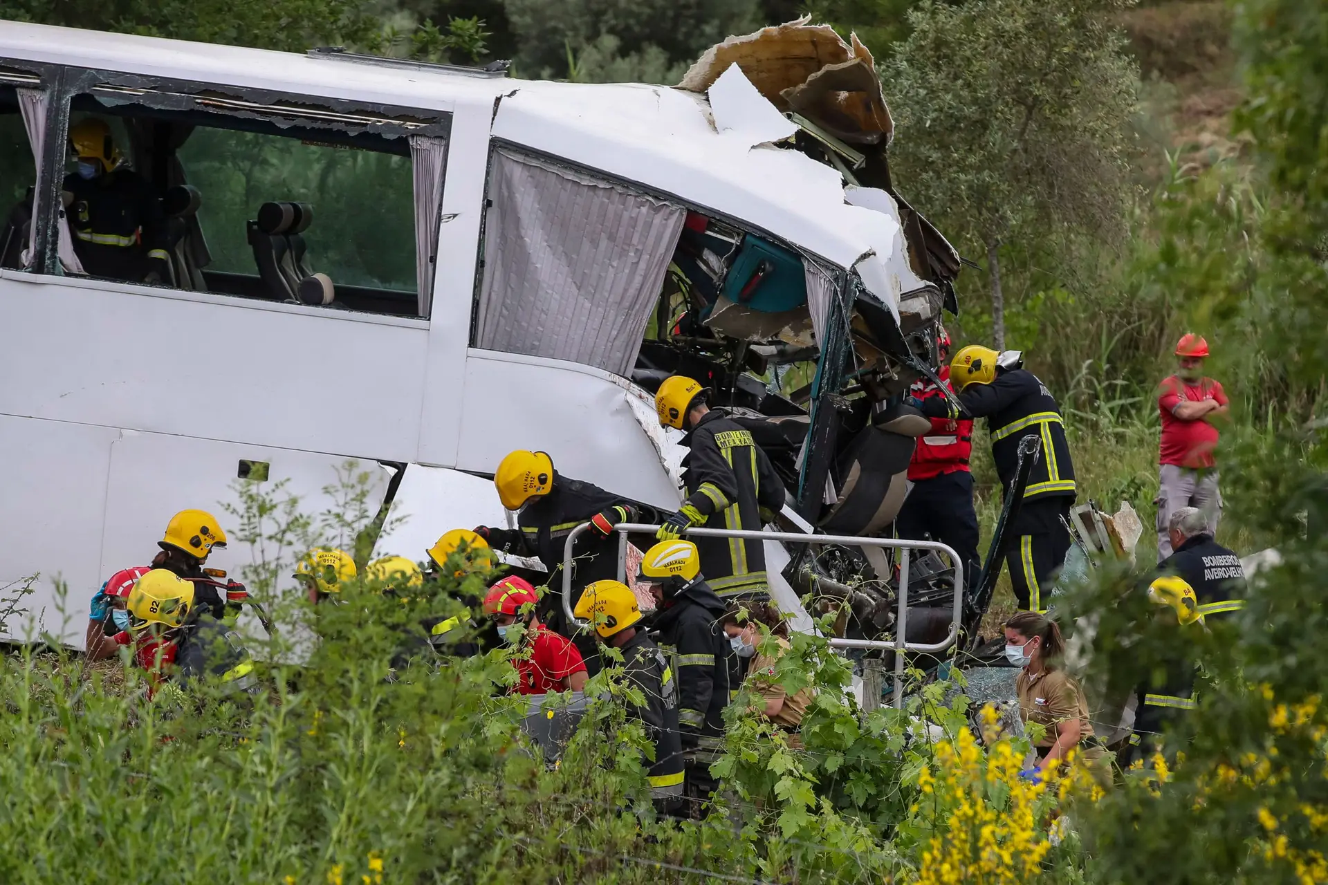 Minist Rio P Blico Abre Inqu Rito A Acidente Mortal Autocarro Na A