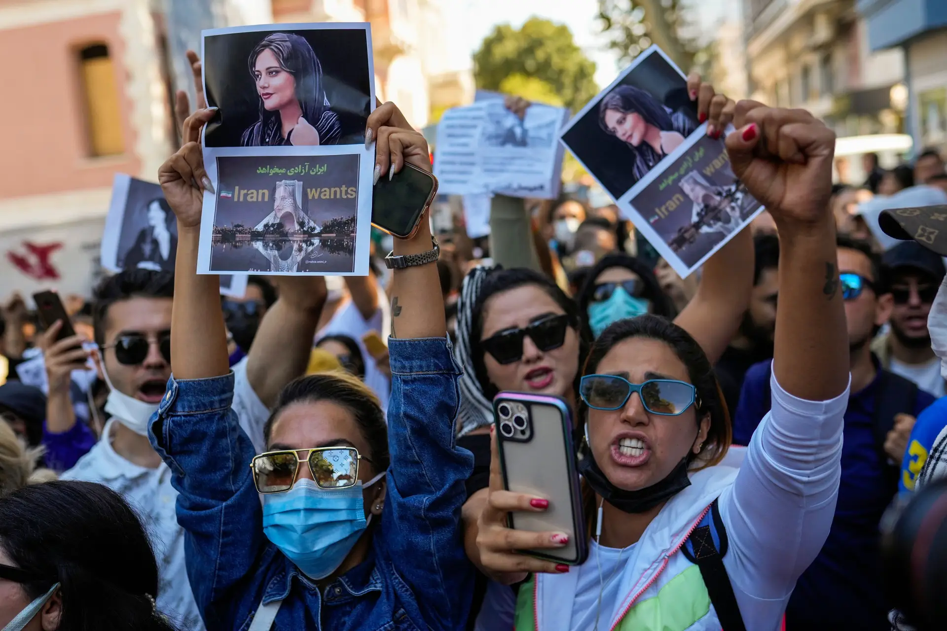 Sobe O N Mero De Mortos Em Protestos Contra Morte De Jovem No Ir O