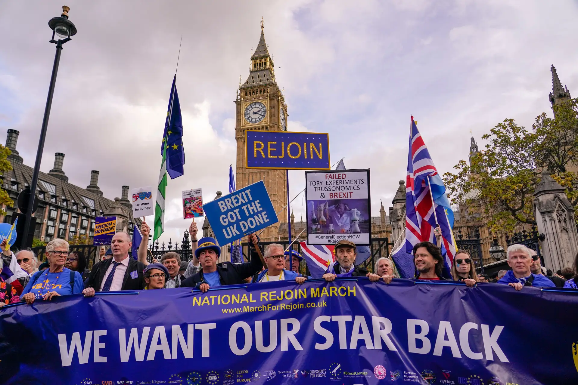 Milhares De Pessoas Nas Ruas De Londres Em Protesto Contra O Brexit