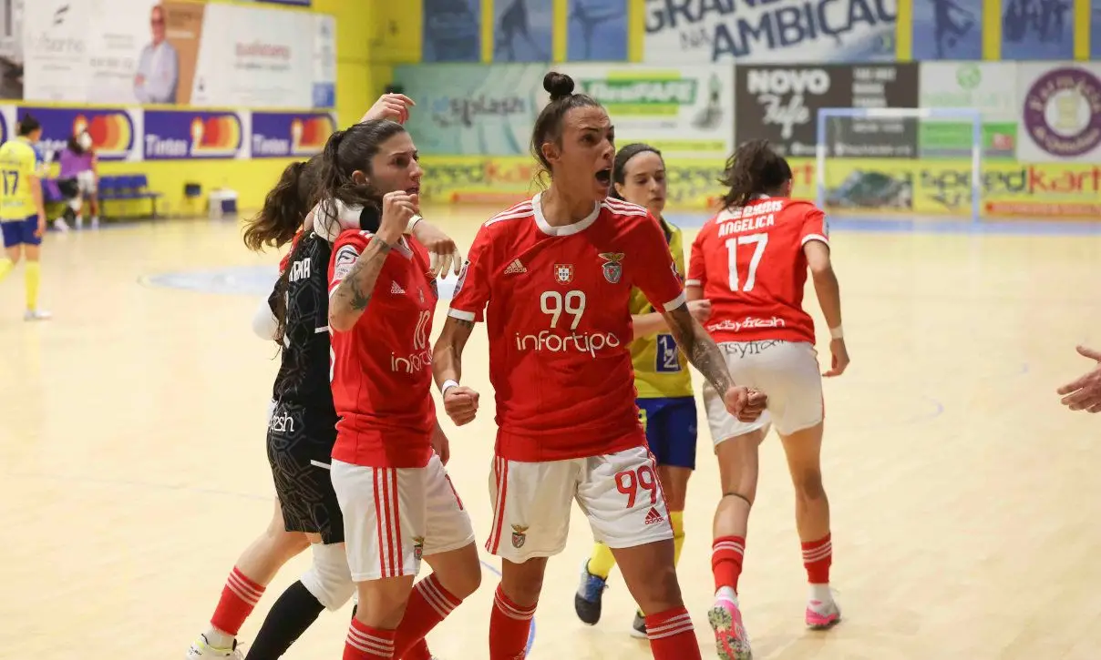 Benfica sagra se hexacampeão feminino de futsal ao vencer em Fafe SIC