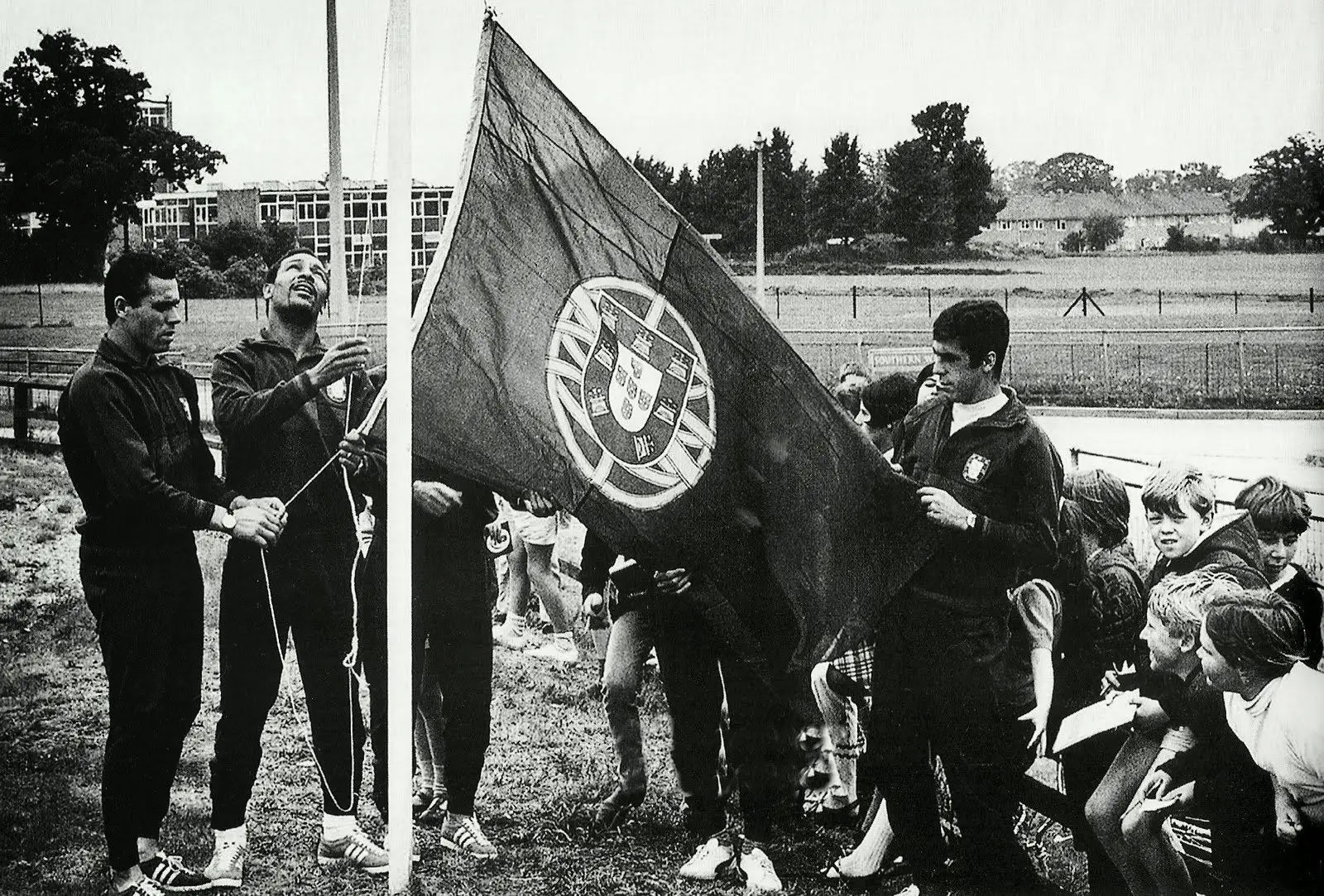 Morreu ex futebolista internacional português Alberto Festa SIC Notícias