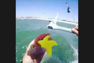 Kitesurfing plástico