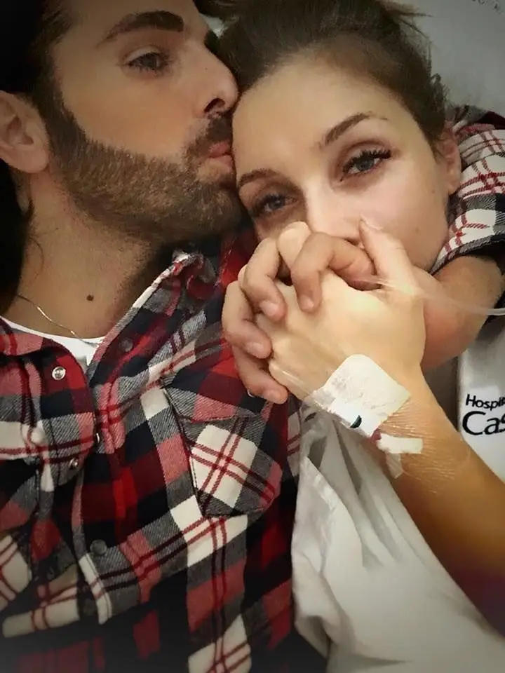 23 de dezembro - A quadra festiva foi atribulada para a atriz e para o marido. Luciana foi internada de urgência, no Hospital de Cascais, correndo risco de vida. O parto das gémeas aconteceu horas mais tarde, na Maternidade Alfredo da Costa, em Lisboa. As meninas nasceram às 29 semanas de gestação, dois meses antes do previsto.