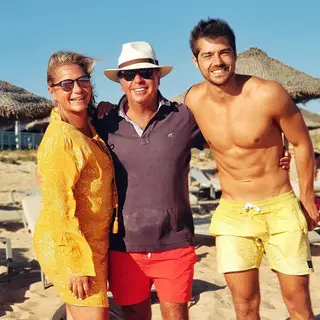 Lourenço Ortigão dá os parabéns aos pais por data especial