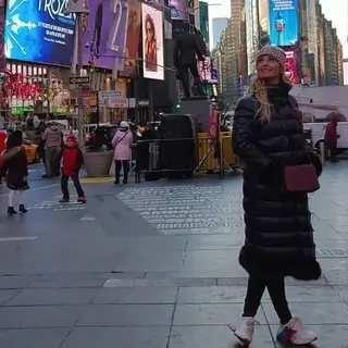 Cristina Ferreira passeia numa das cidades mais movimentadas do mundo