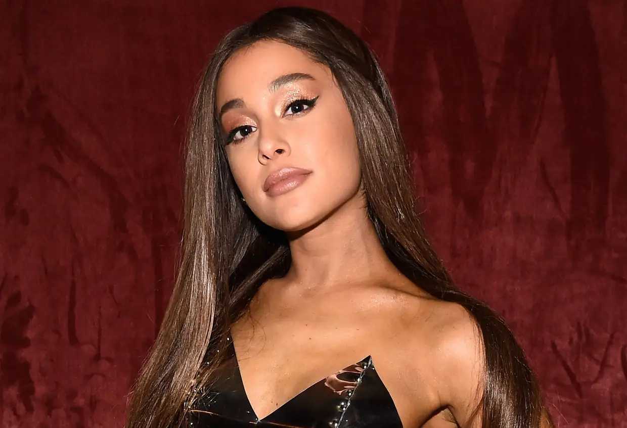 A cantora Ariana Grande é vegan desde 2013 por acreditar que esta dieta contribui para viver mais anos e ser uma pessoa mais feliz, explicou ao jornal britânico Mirror.