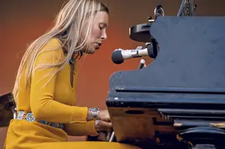 Joni Mitchell faz 75 anos - e há novas edições para comemorar com ela